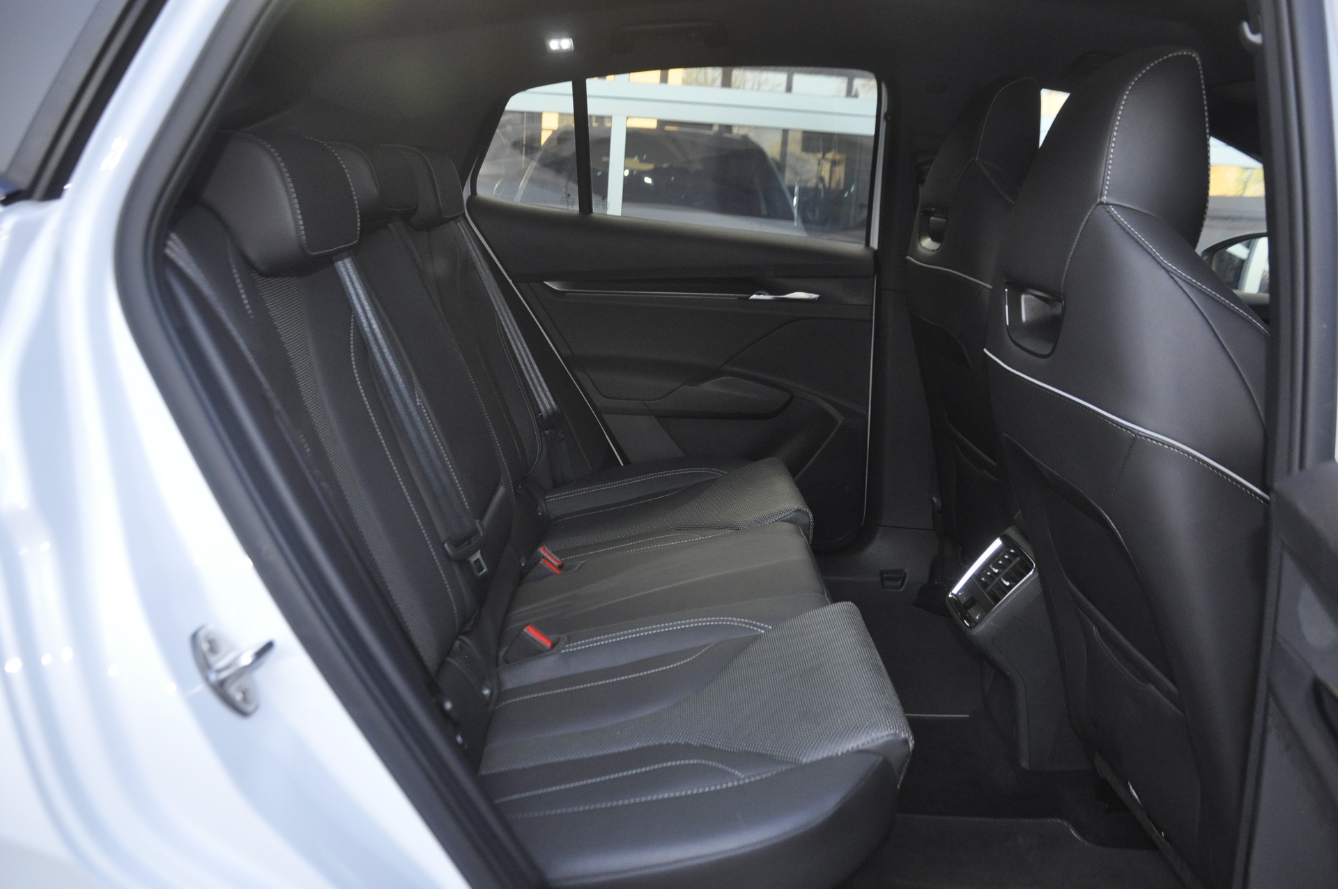 SKODA Enyaq Coupé RS iV 80 4x4 I Anhängerkupplung-image-5