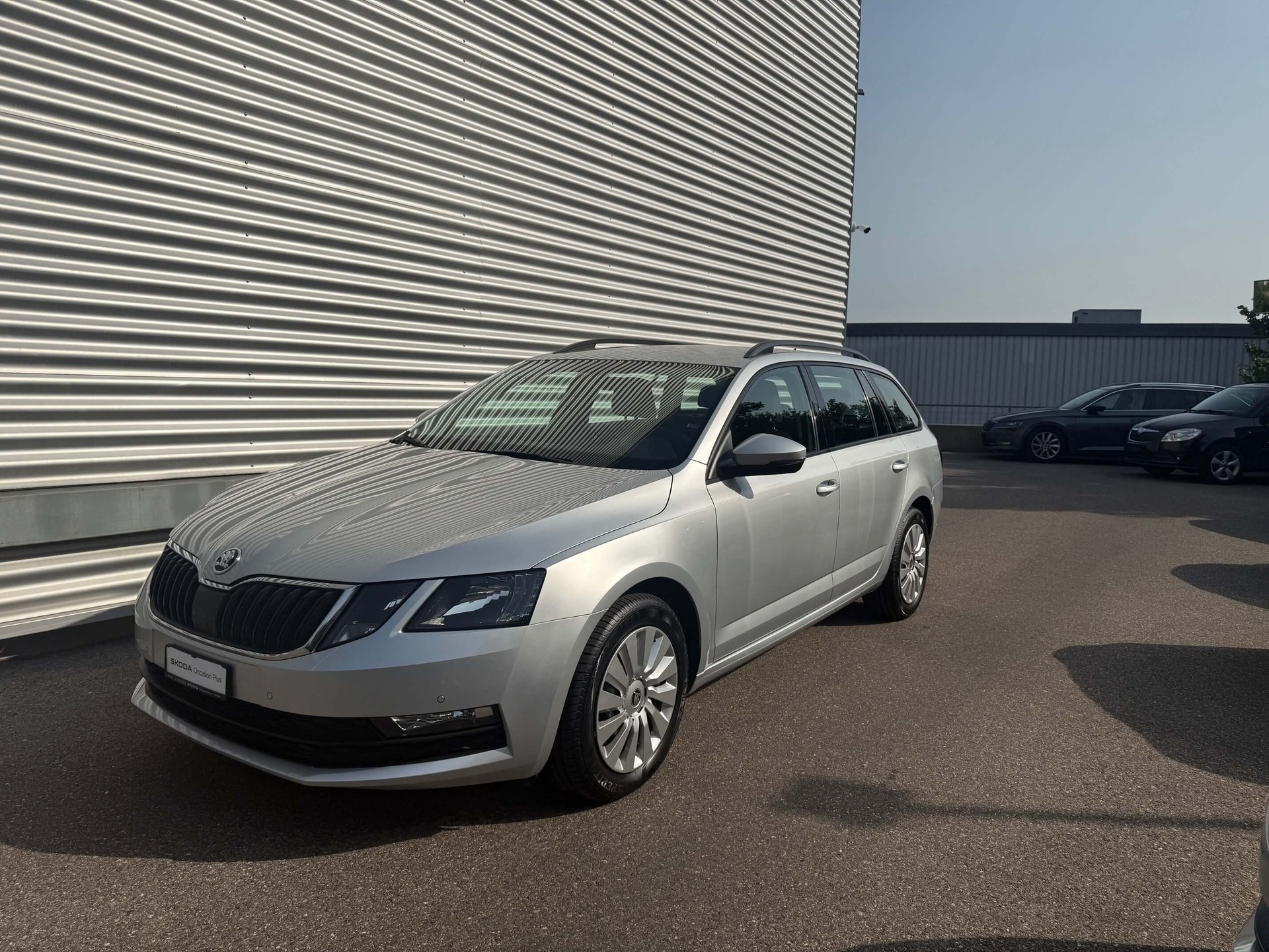 SKODA Octavia Combi 2.0 TDI Ambition 4x4 DSG-image-1