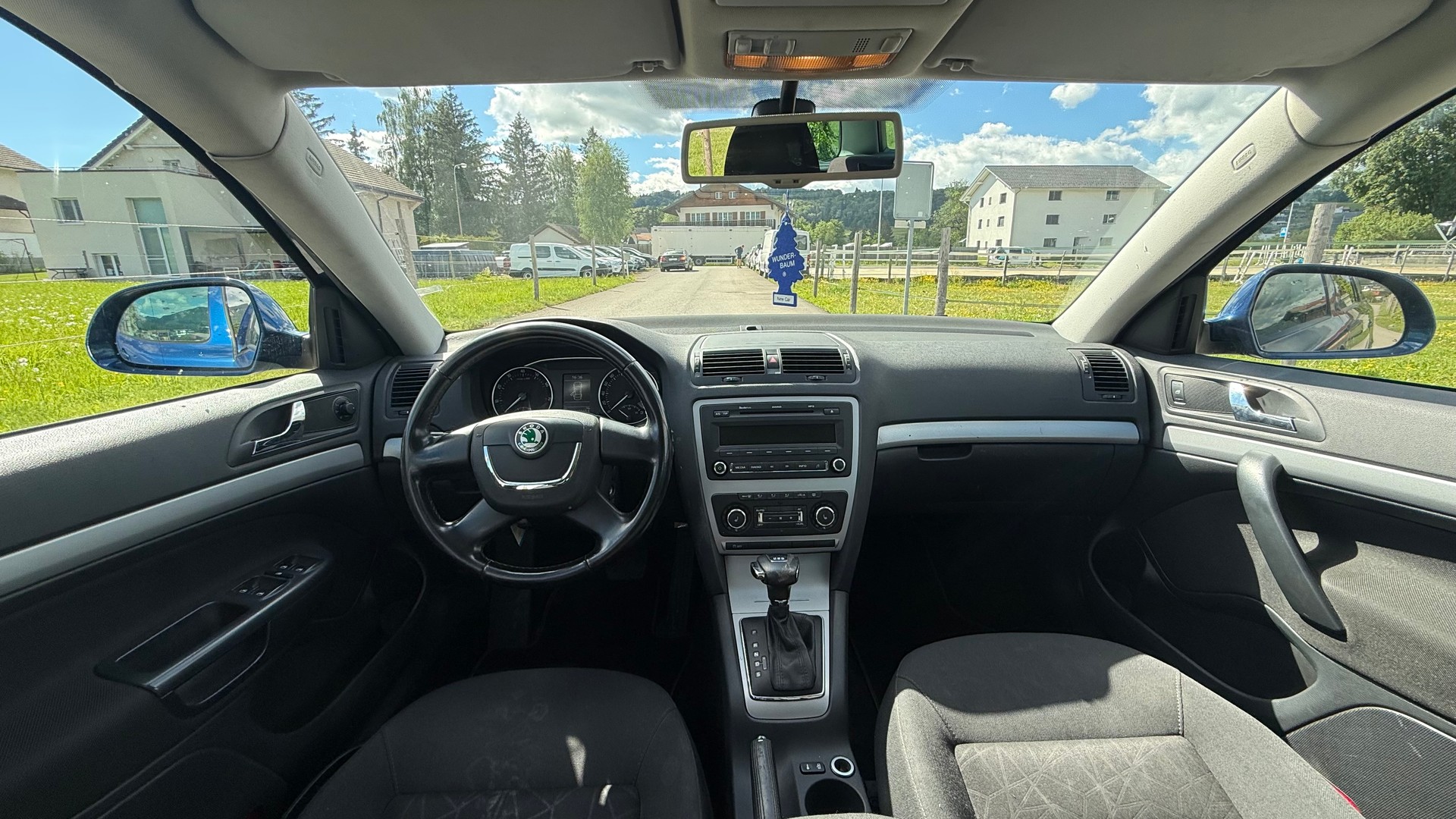 SKODA Octavia Combi 1.4 TSI Elegance DSG-image-8