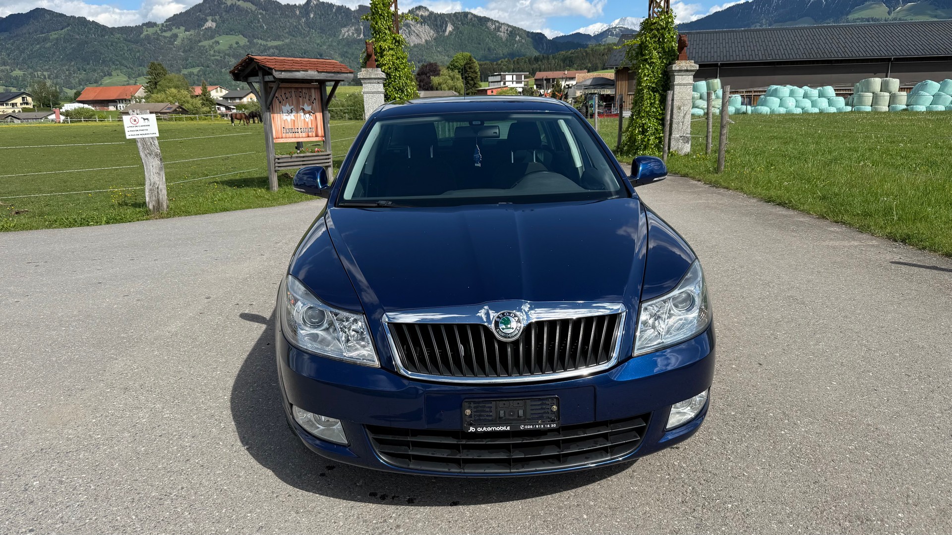 SKODA Octavia Combi 1.4 TSI Elegance DSG-image-1