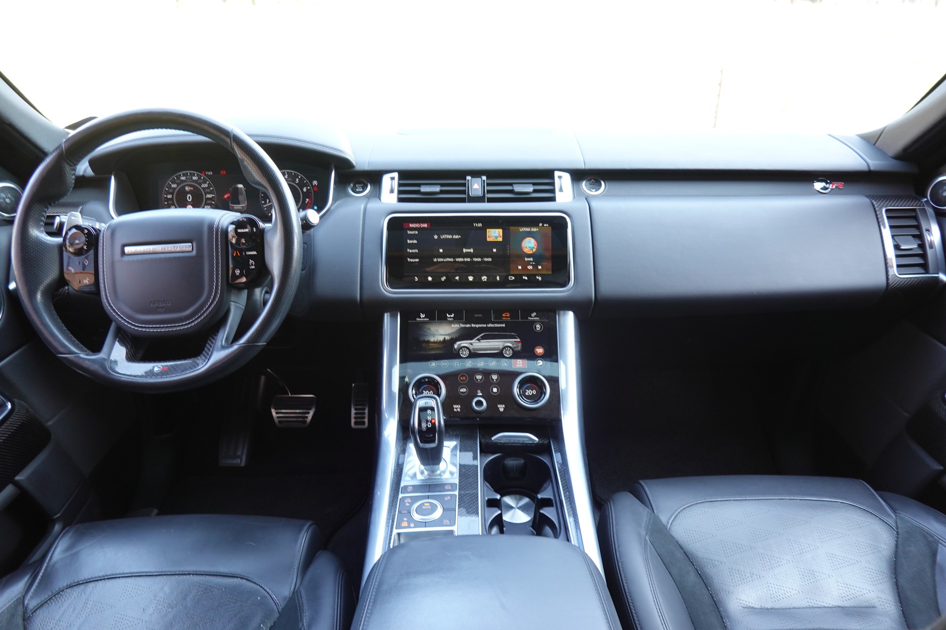 LAND ROVER Range Rover Sport 5.0 V8 S/C SVR Facelift 575' - "Toit Ouvrant * Roues 22' * Carbon * Son Meridian * Sièges Chauf./Ventilés"-image-12