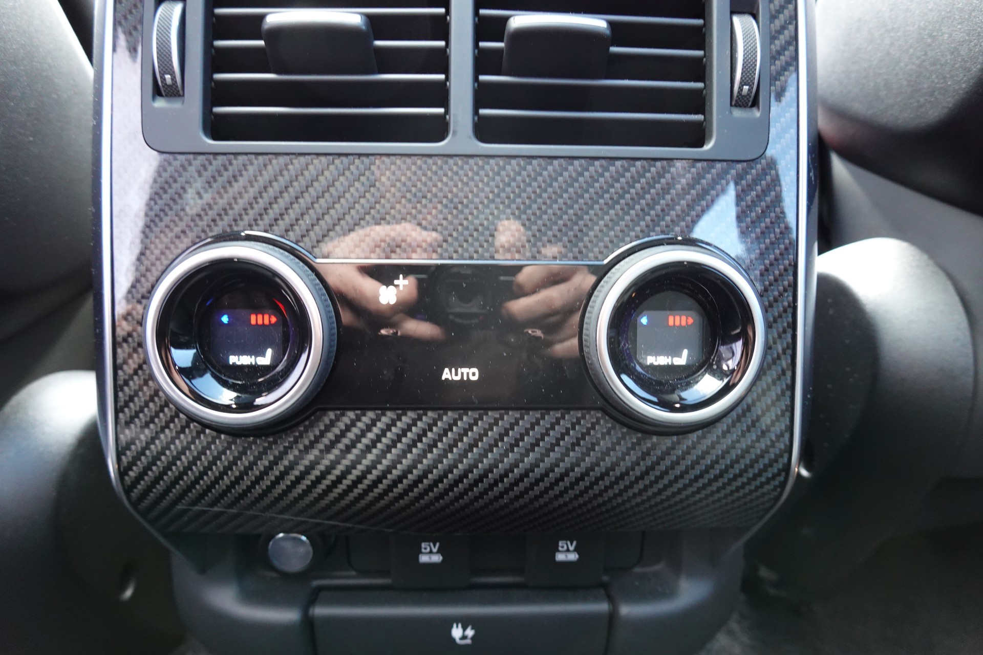 LAND ROVER Range Rover Sport 5.0 V8 S/C SVR Facelift 575' - "Toit Ouvrant * Roues 22' * Carbon * Son Meridian * Sièges Chauf./Ventilés"-image-19