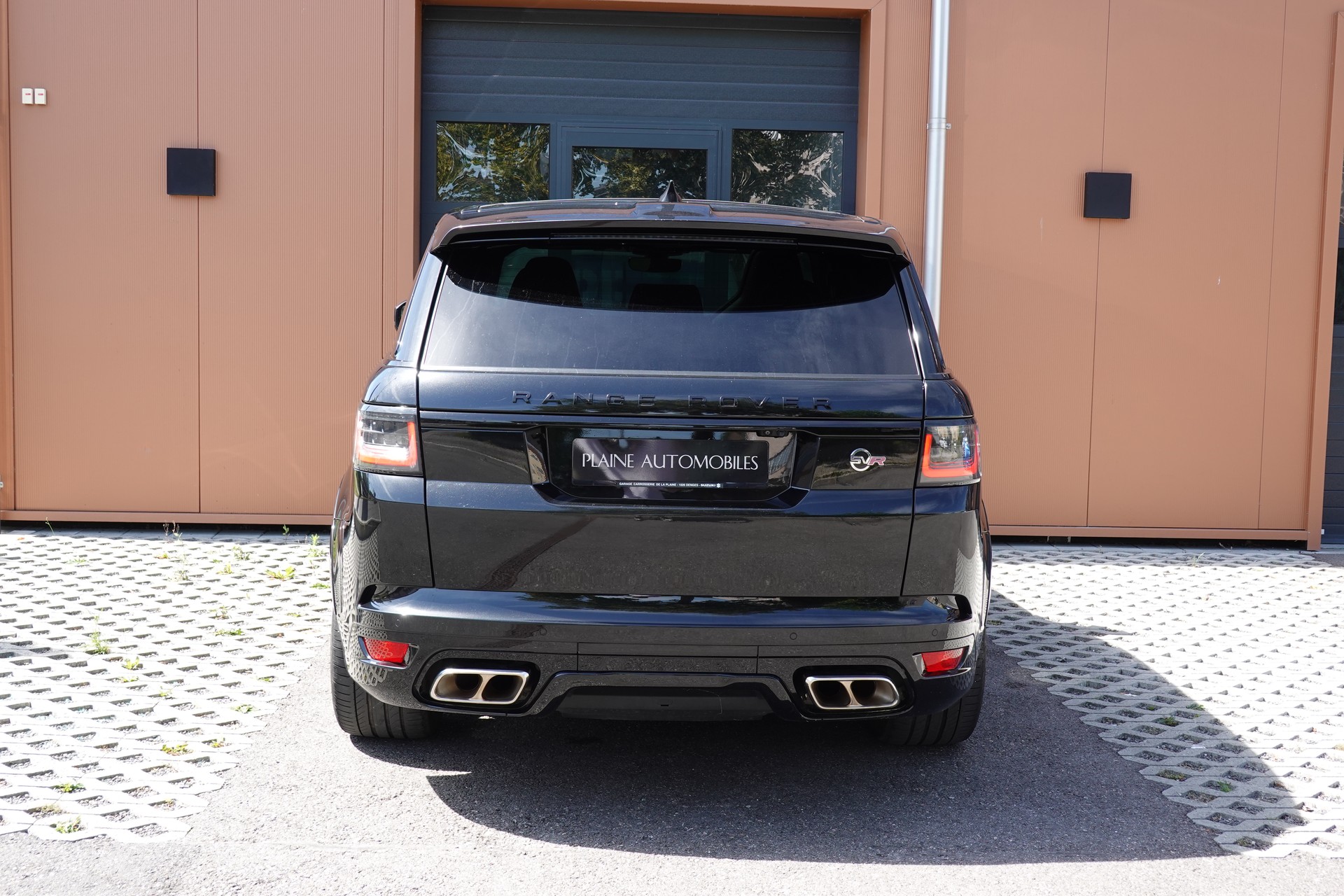 LAND ROVER Range Rover Sport 5.0 V8 S/C SVR Facelift 575' - "Toit Ouvrant * Roues 22' * Carbon * Son Meridian * Sièges Chauf./Ventilés"-image-8