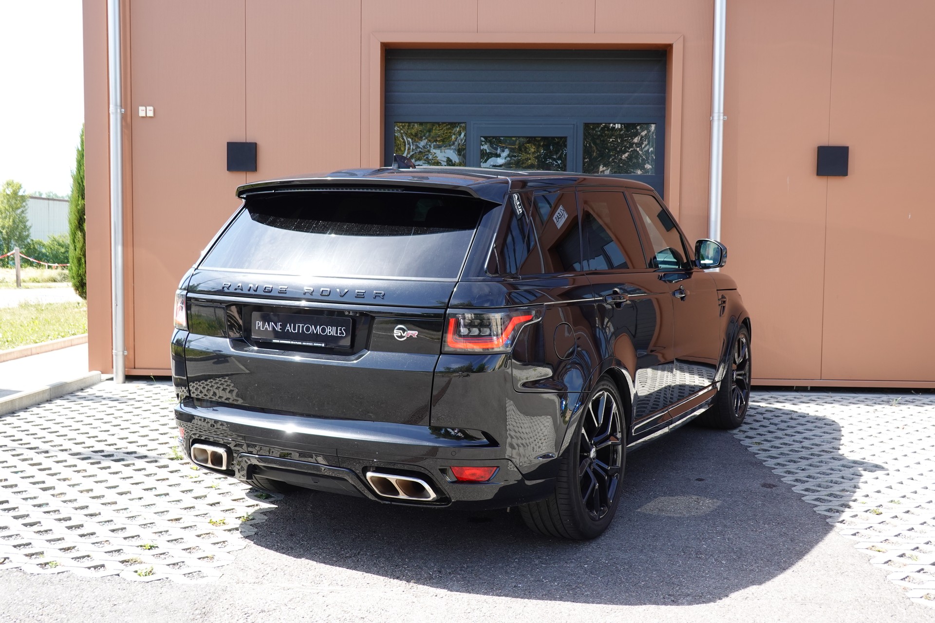 LAND ROVER Range Rover Sport 5.0 V8 S/C SVR Facelift 575' - "Toit Ouvrant * Roues 22' * Carbon * Son Meridian * Sièges Chauf./Ventilés"-image-7