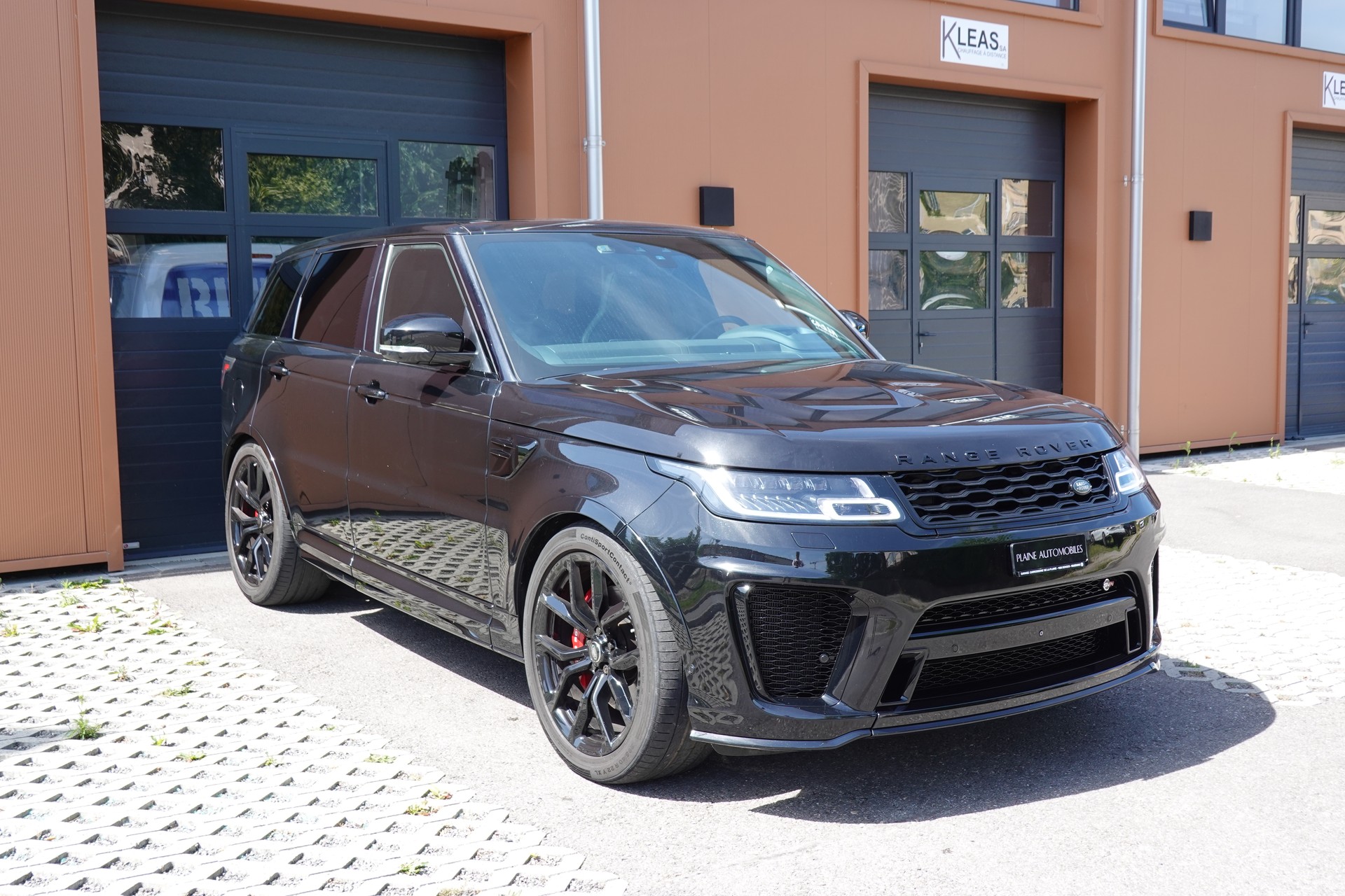 LAND ROVER Range Rover Sport 5.0 V8 S/C SVR Facelift 575' - "Toit Ouvrant * Roues 22' * Carbon * Son Meridian * Sièges Chauf./Ventilés"-image-2