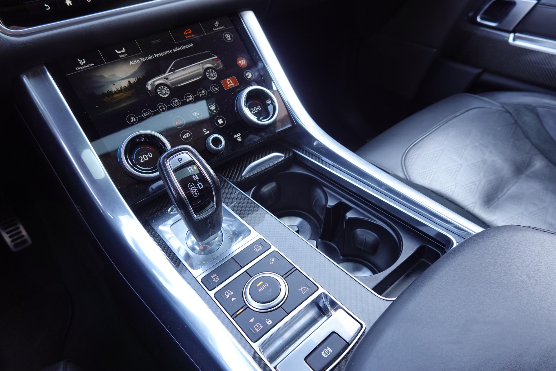 LAND ROVER Range Rover Sport 5.0 V8 S/C SVR Facelift 575' - "Toit Ouvrant * Roues 22' * Carbon * Son Meridian * Sièges Chauf./Ventilés"-image-13