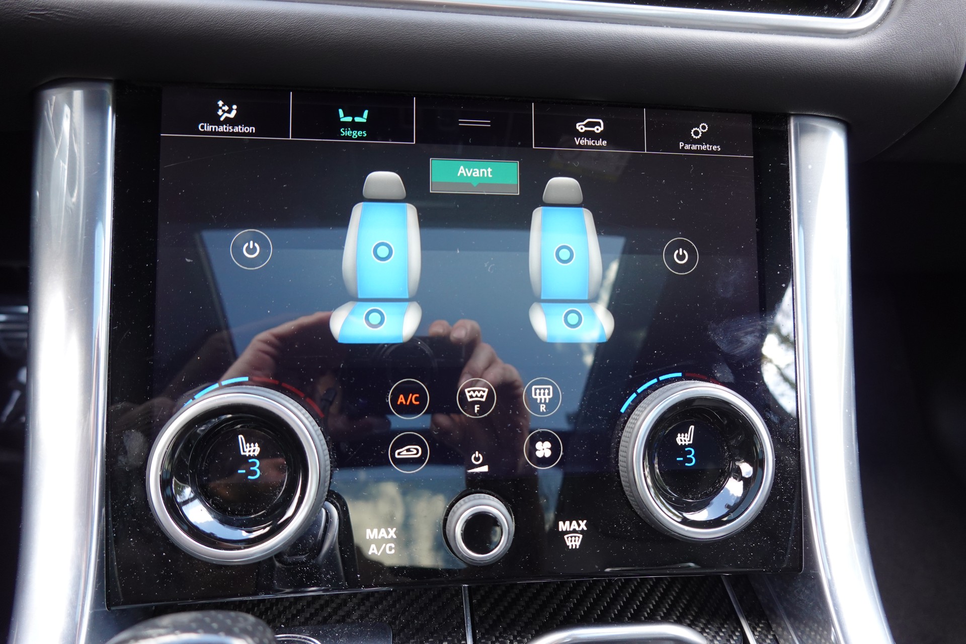 LAND ROVER Range Rover Sport 5.0 V8 S/C SVR Facelift 575' - "Toit Ouvrant * Roues 22' * Carbon * Son Meridian * Sièges Chauf./Ventilés"-image-16