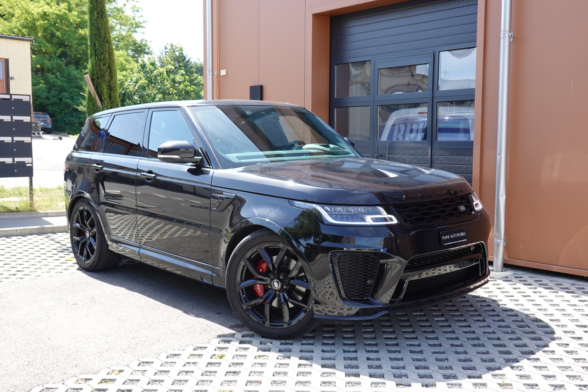LAND ROVER Range Rover Sport 5.0 V8 S/C SVR Facelift 575' - "Toit Ouvrant * Roues 22' * Carbon * Son Meridian * Sièges Chauf./Ventilés"-image-5