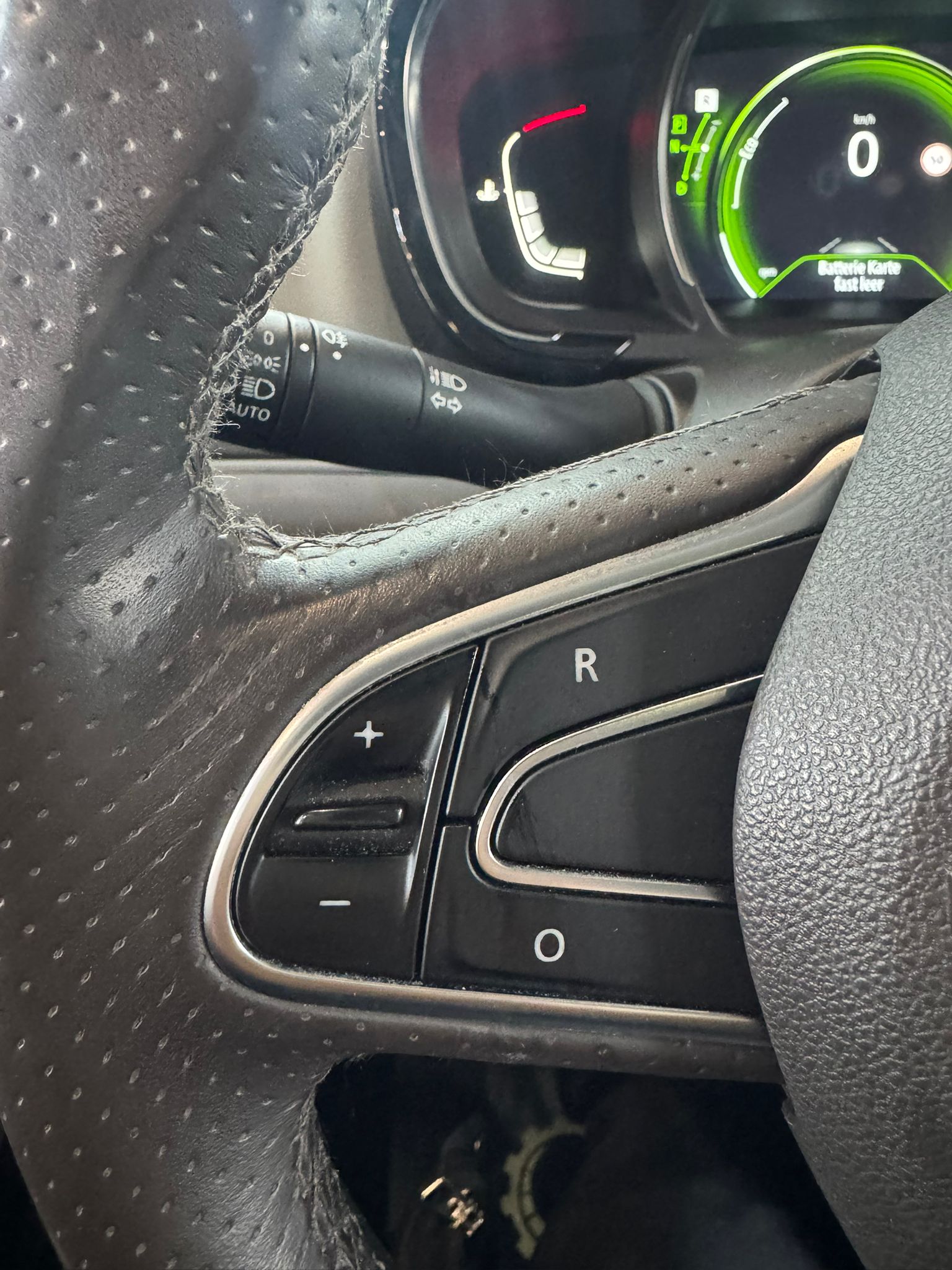 RENAULT Espace 1.6 TCe Initiale EDC-image-18