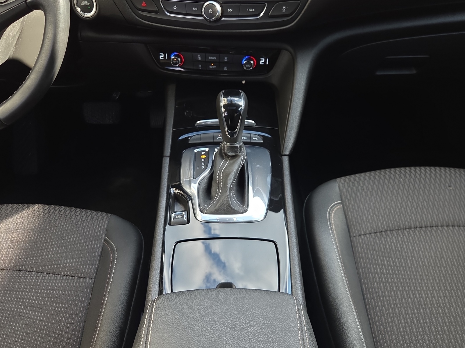 OPEL Insignia 1.5 T Grand Sport Excellence Automatic-image-13