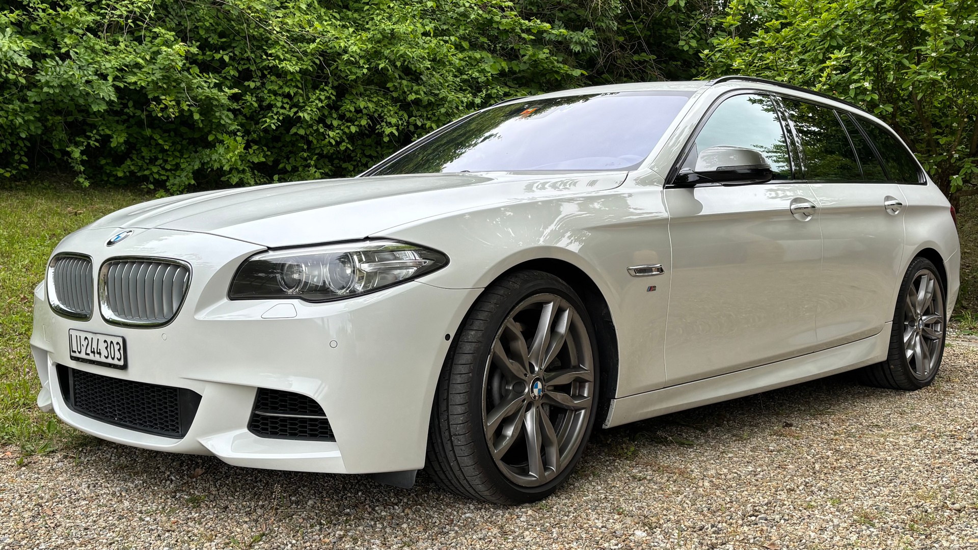 BMW M550d Touring xDrive Steptronic-image-5
