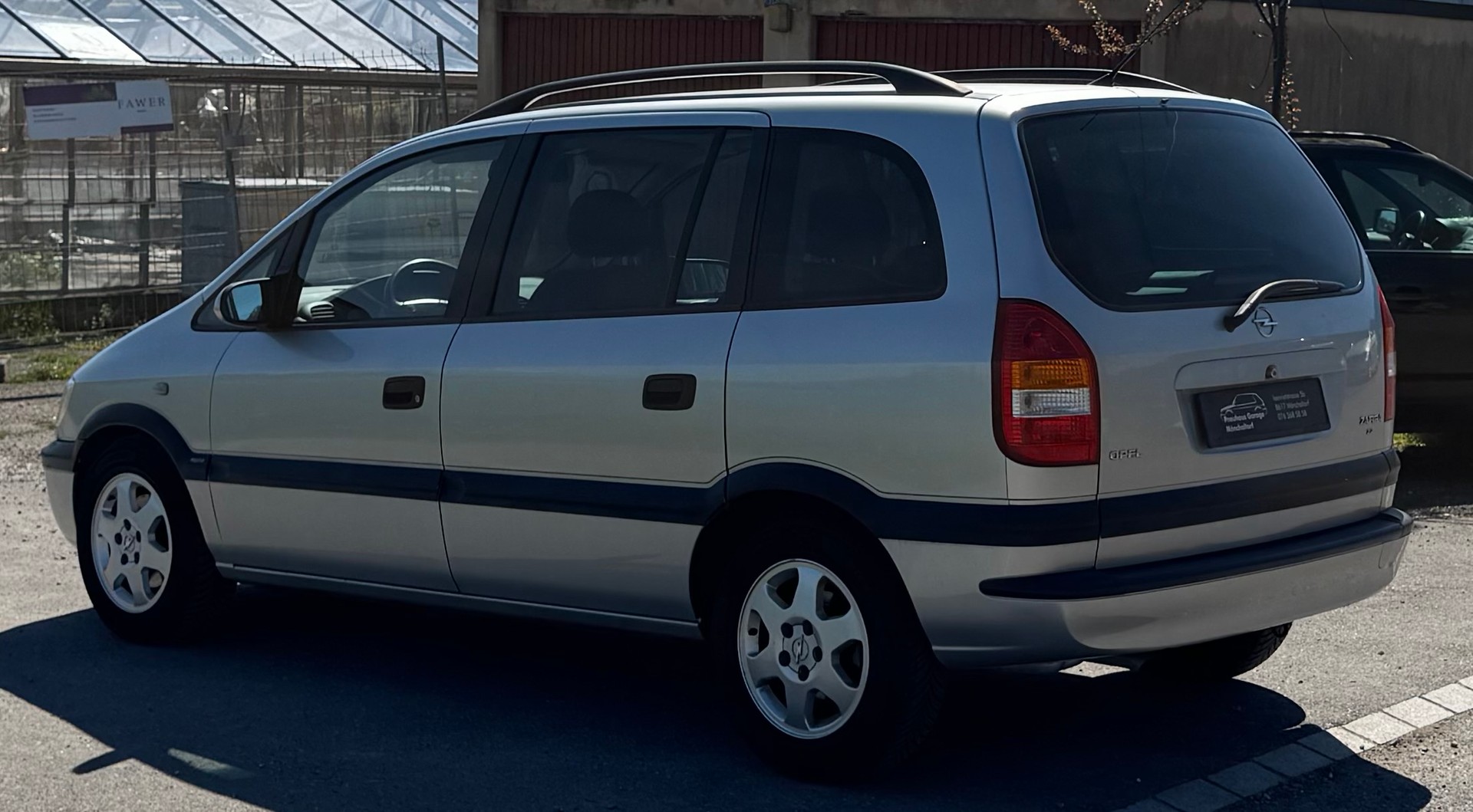 OPEL Zafira 2.2i 16V Elegance *AUTOMAT*-image-4