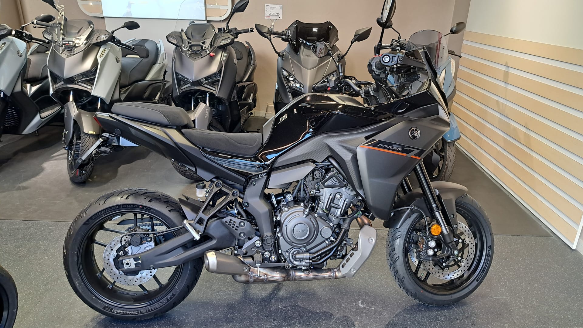 YAMAHA Tracer 7 (35kW)-showroom-element-2