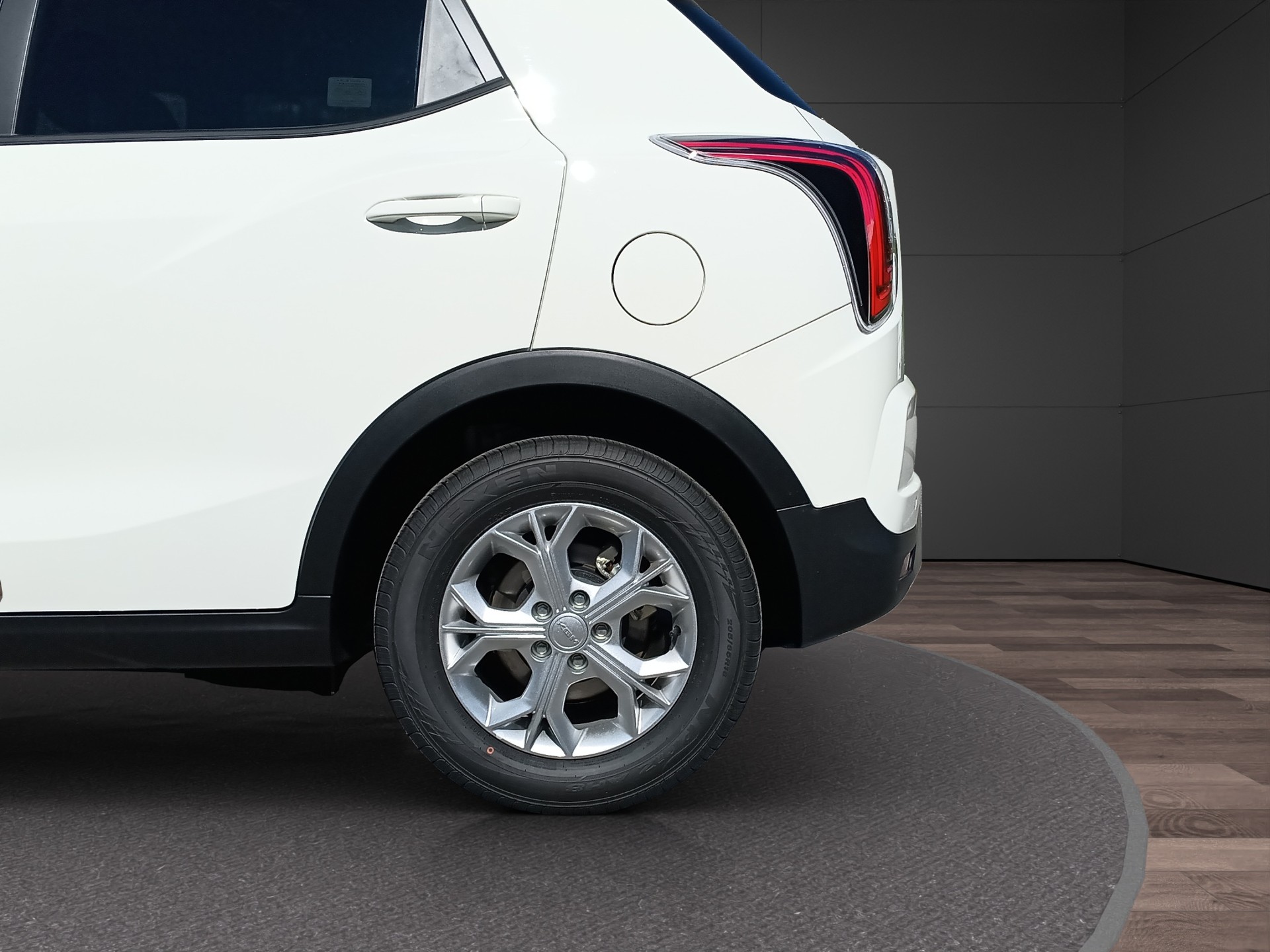 KGM-SsangYong Tivoli 1.5 T GDI Steel 4WD Automat-image-19