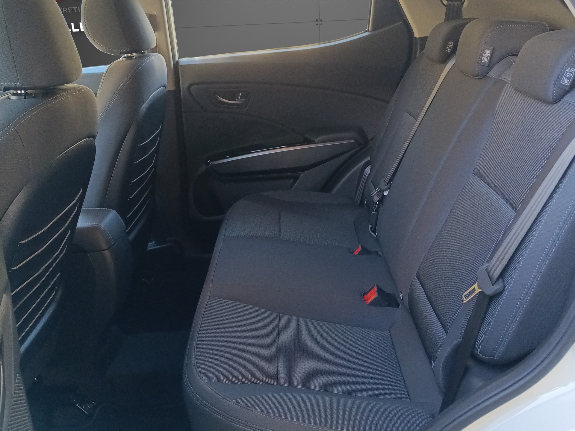 KGM-SsangYong Tivoli 1.5 T GDI Steel 4WD Automat-image-11