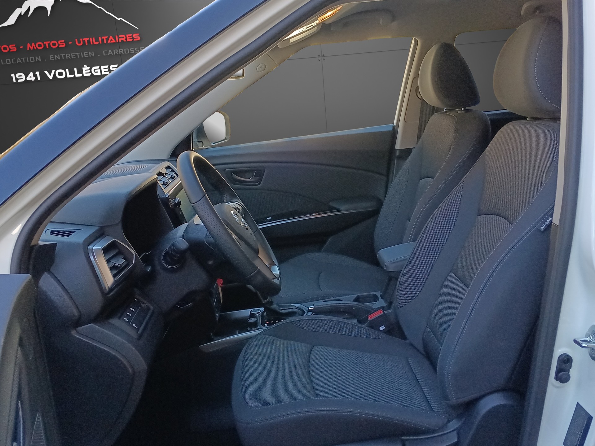 KGM-SsangYong Tivoli 1.5 T GDI Steel 4WD Automat-image-8