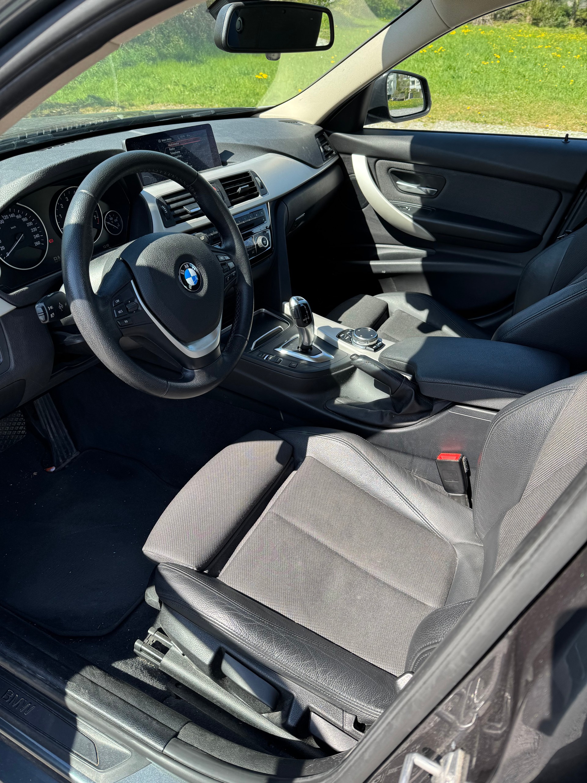 BMW 330i xDrive Steptronic-image-3