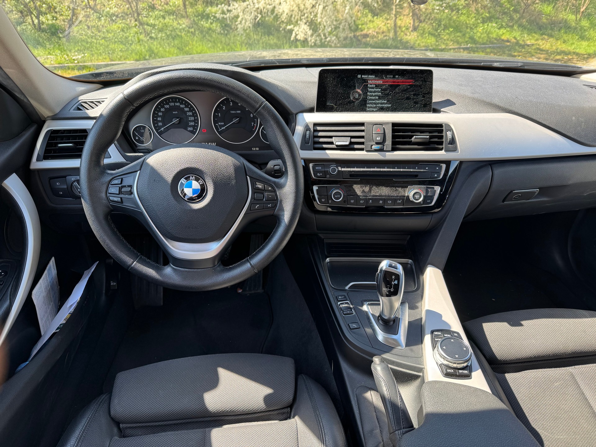 BMW 330i xDrive Steptronic-image-2