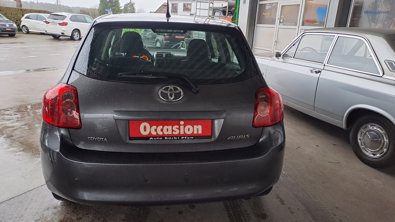 TOYOTA Auris 1.4 D-4D Linea Luna-image-6
