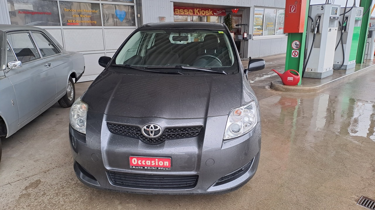 TOYOTA Auris 1.4 D-4D Linea Luna-image-2