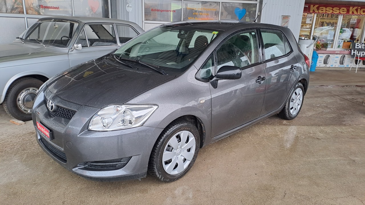 TOYOTA Auris 1.4 D-4D Linea Luna-image-10
