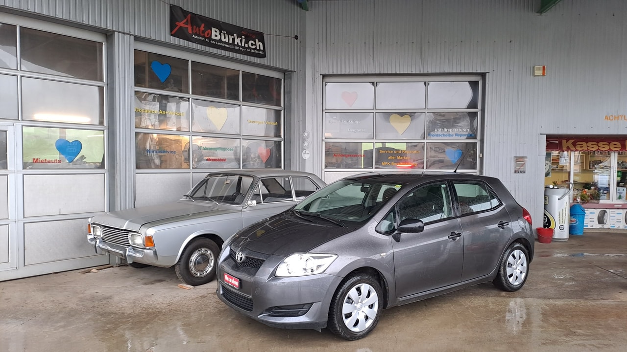 TOYOTA Auris 1.4 D-4D Linea Luna-image-1