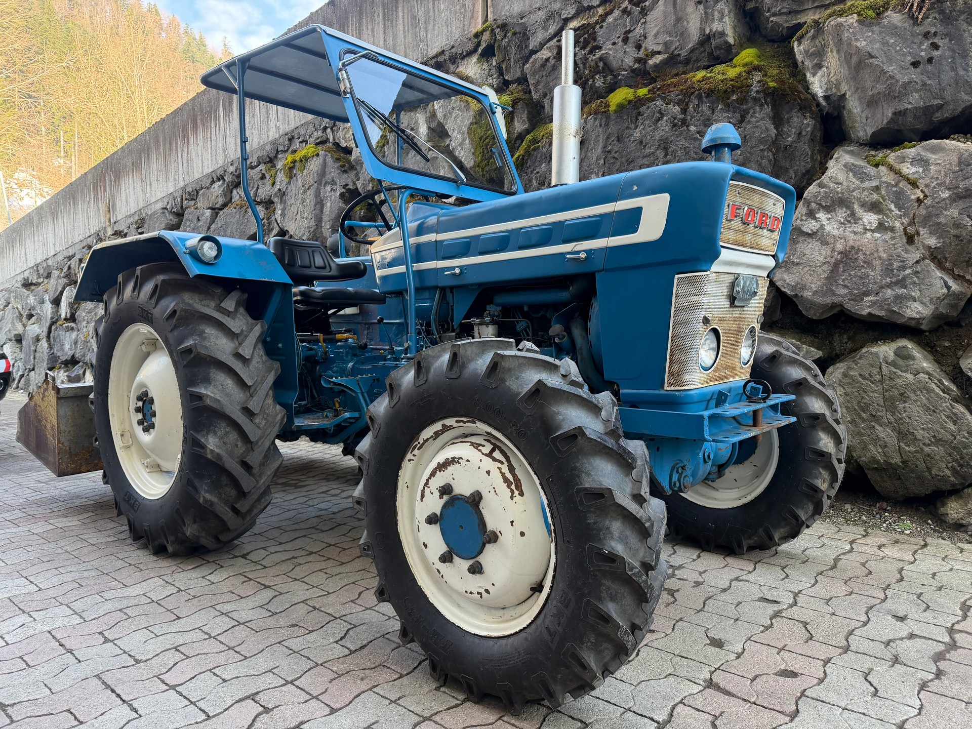 FORD Traktor 4x4 3000-image-1