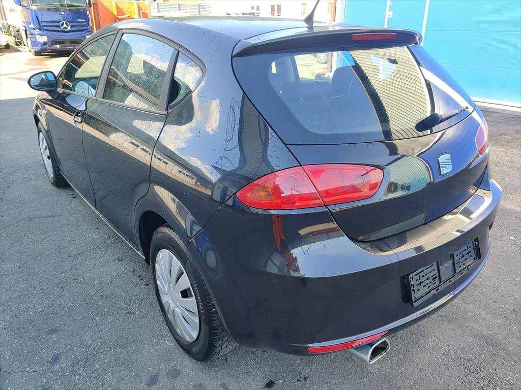 SEAT Leon 1.6 TDI COPA Reference-image-2