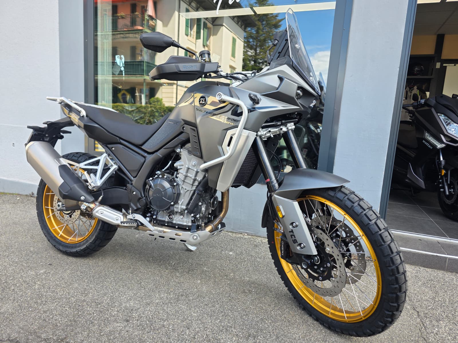 KOVE 800 X PRO ADVENTURE-showroom-element-1