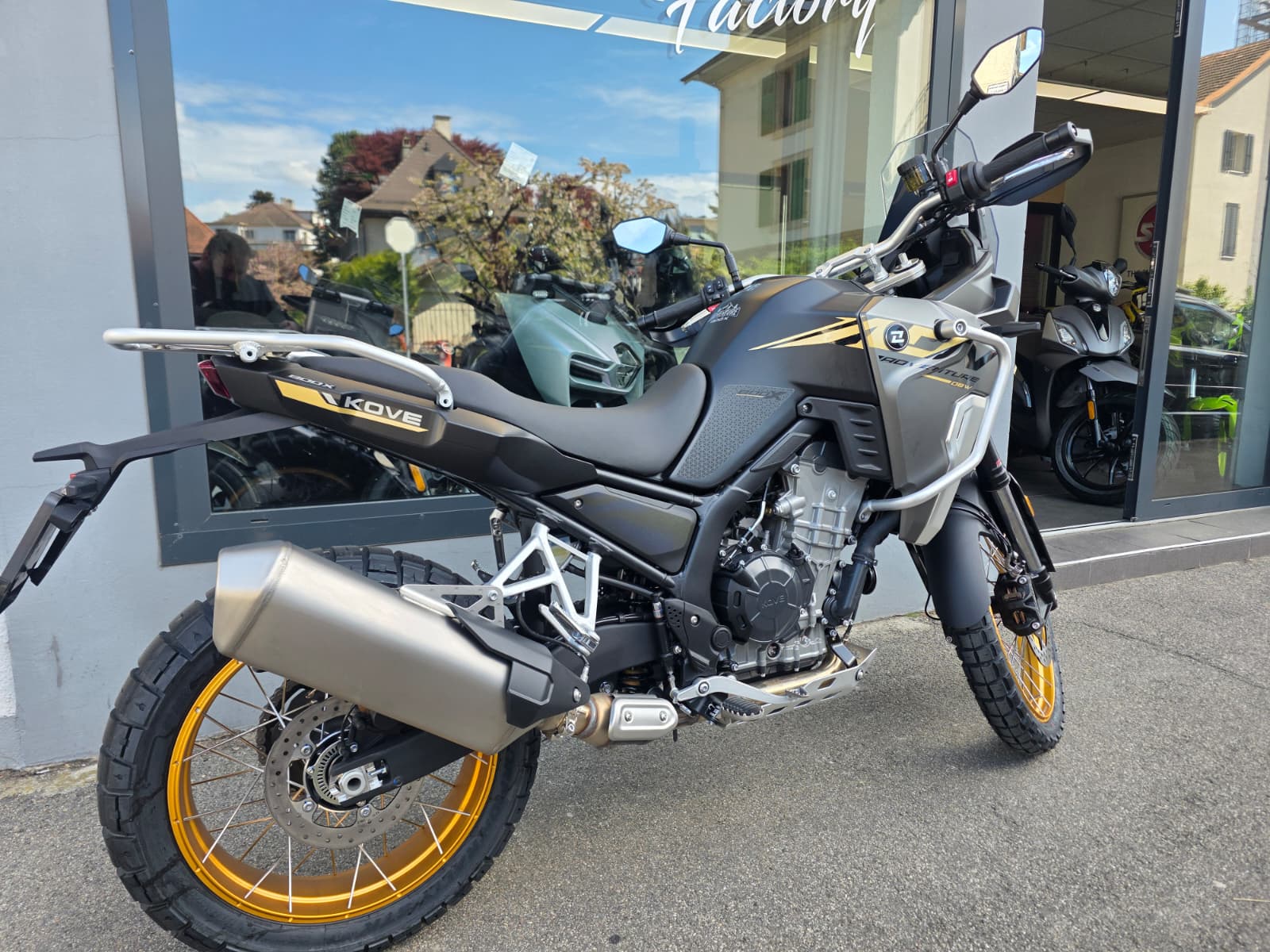 KOVE 800 X PRO ADVENTURE-showroom-element-3