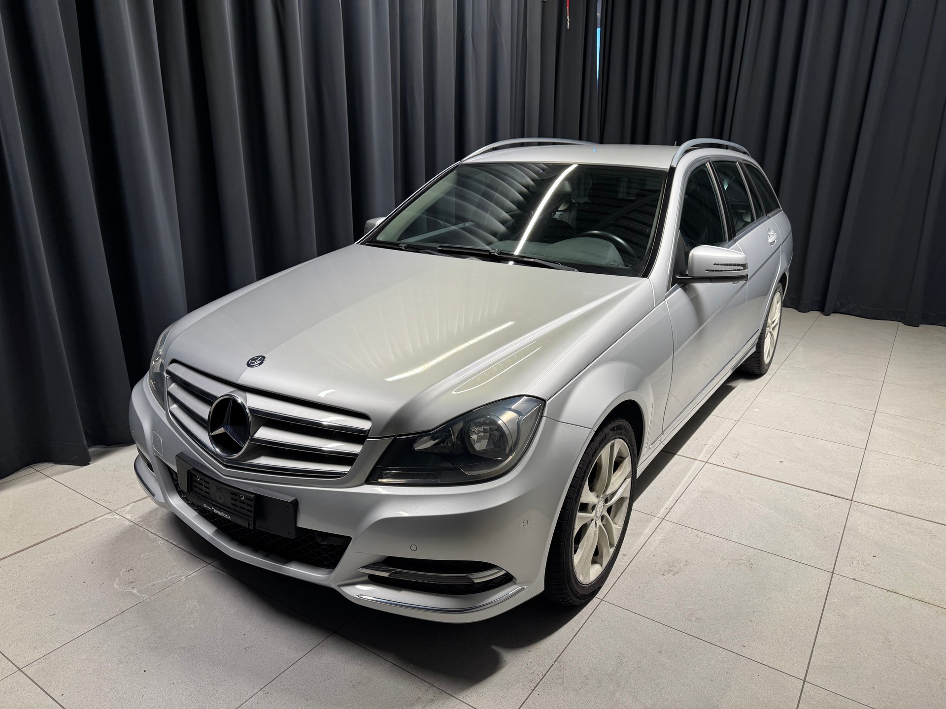 MERCEDES-BENZ C 180 Avantgarde (14)-image-2