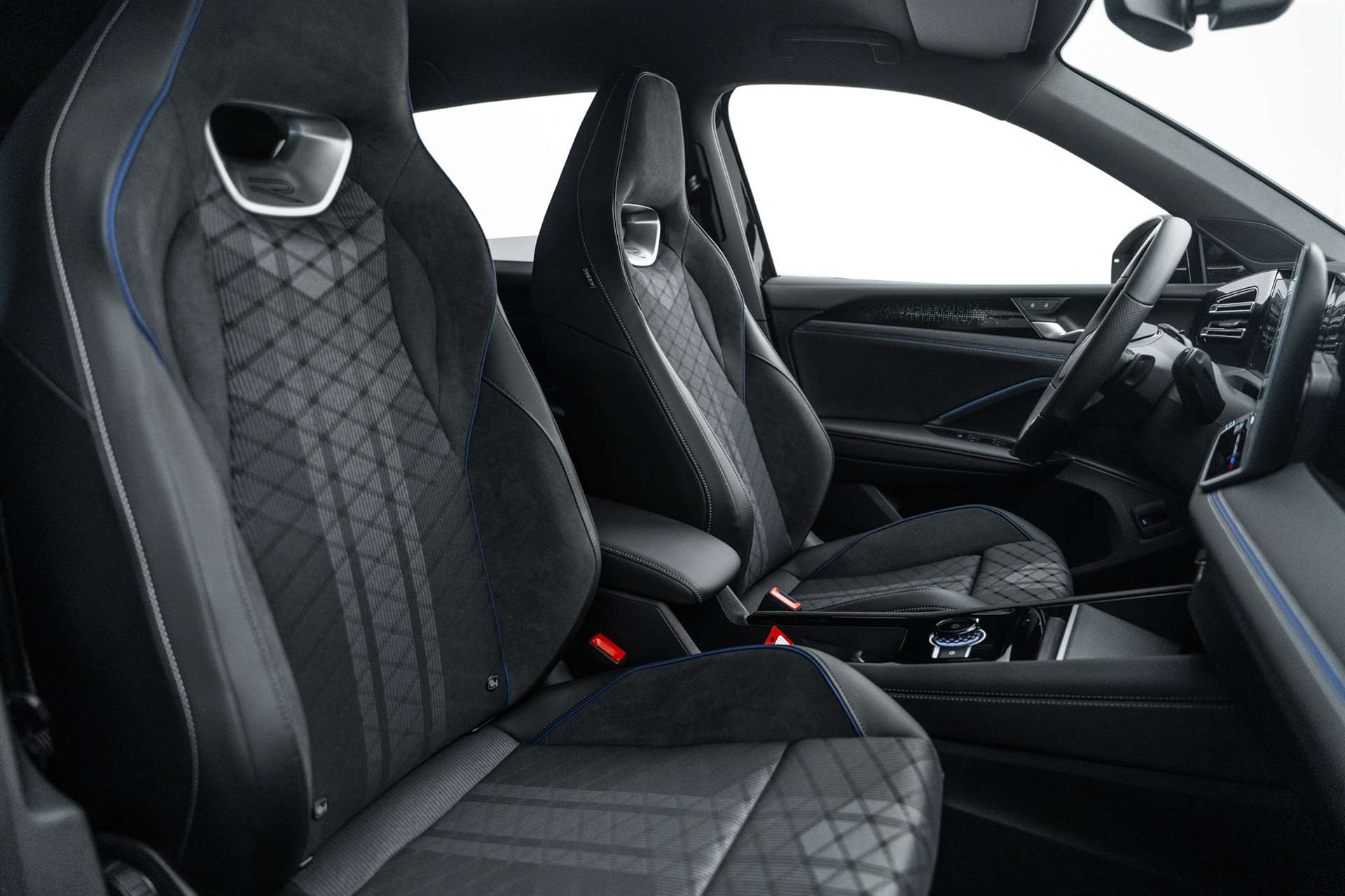 VW Tiguan 1.5 TSi evo2 mHEV R-Line DSG-Automat-image-11