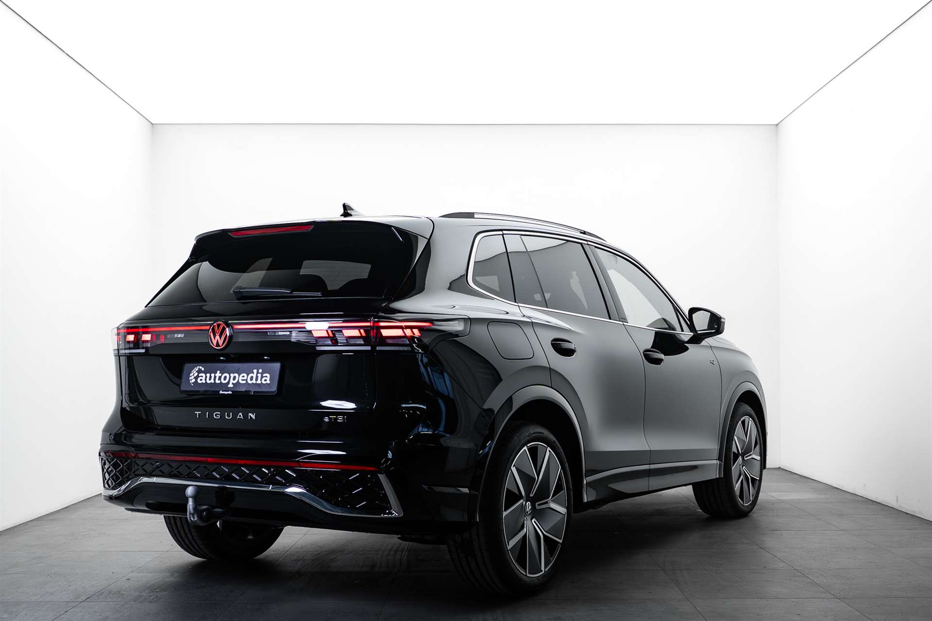 VW Tiguan 1.5 TSi evo2 mHEV R-Line DSG-Automat-image-2