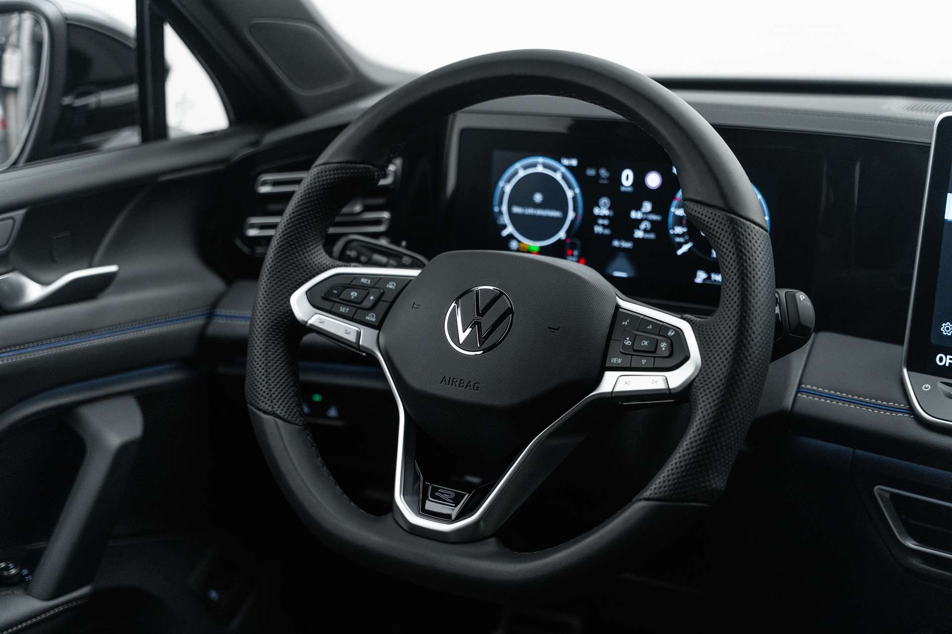 VW Tiguan 1.5 TSi evo2 mHEV R-Line DSG-Automat-image-9