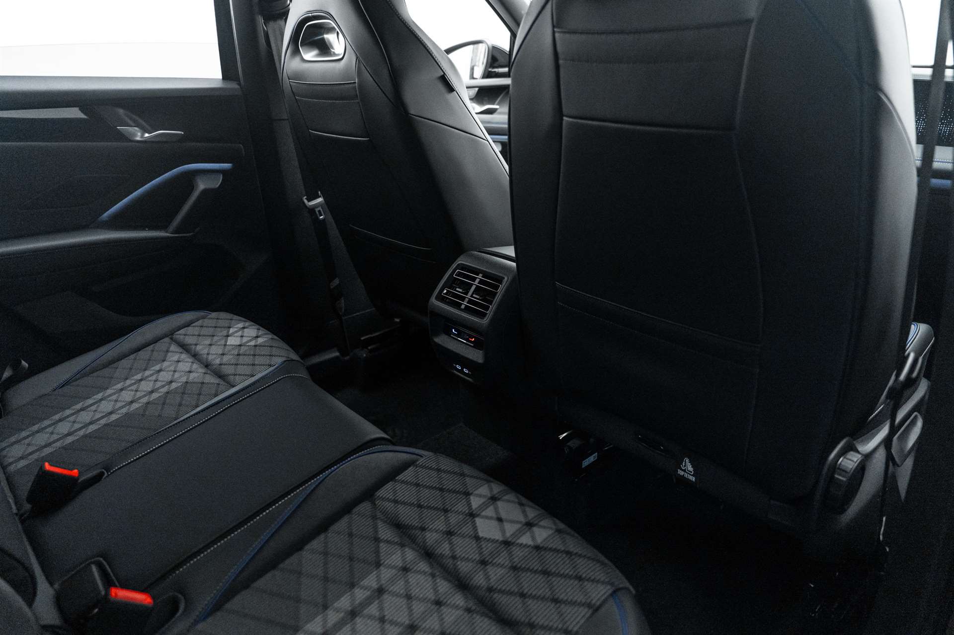 VW Tiguan 1.5 TSi evo2 mHEV R-Line DSG-Automat-image-12