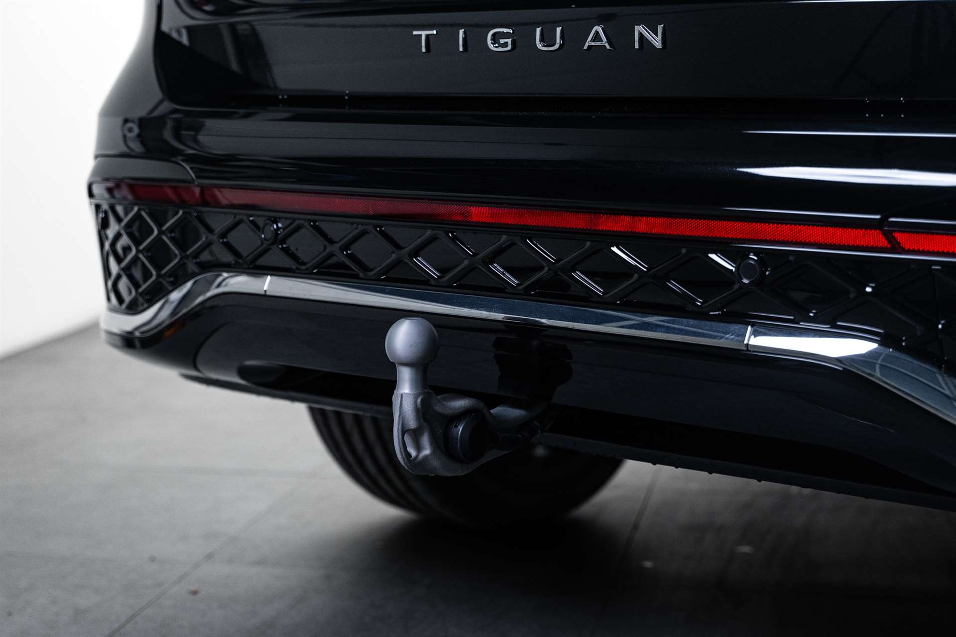 VW Tiguan 1.5 TSi evo2 mHEV R-Line DSG-Automat-image-4