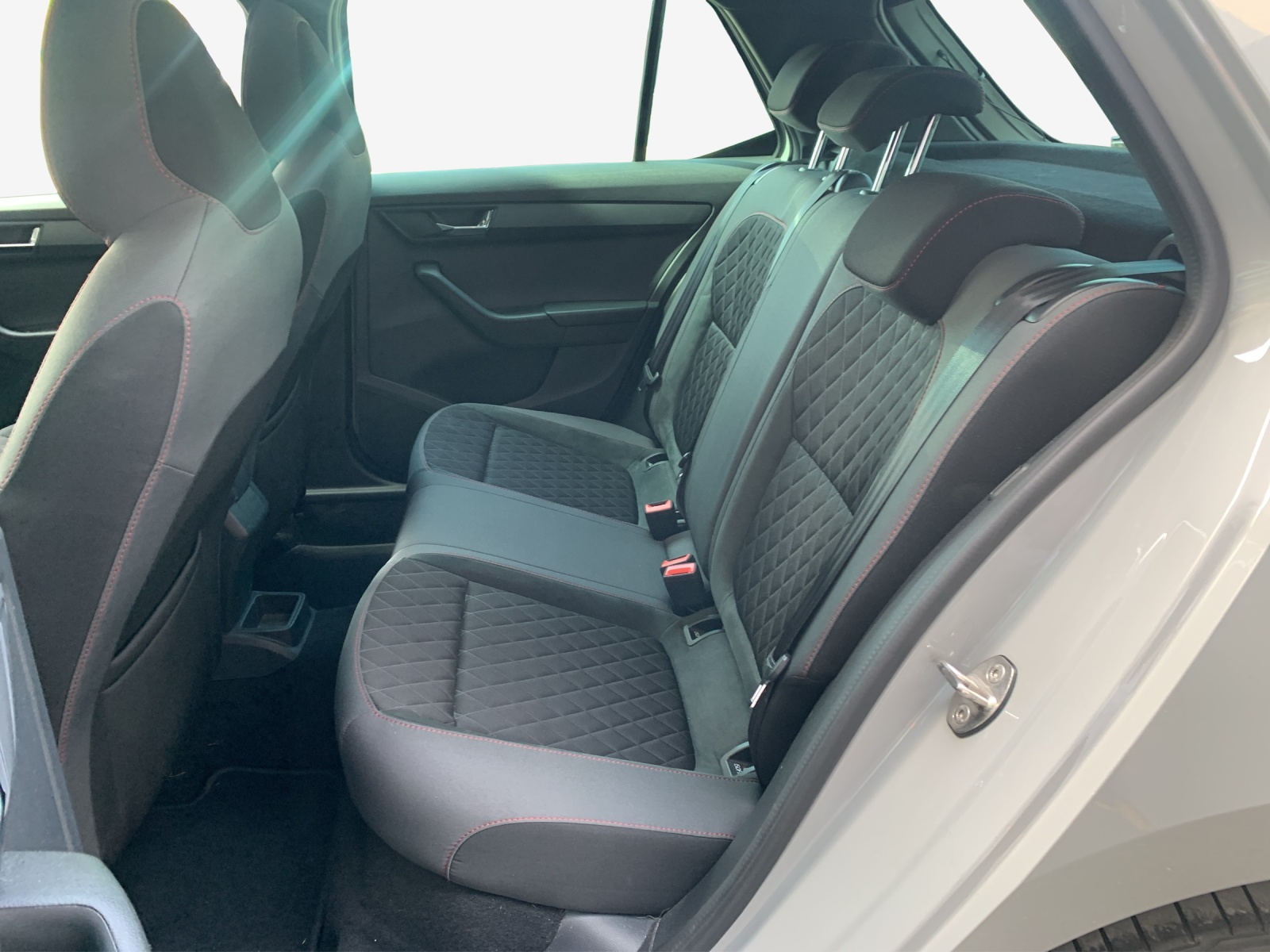 SKODA Fabia 1.0 TSI Monte Carlo DSG-image-11