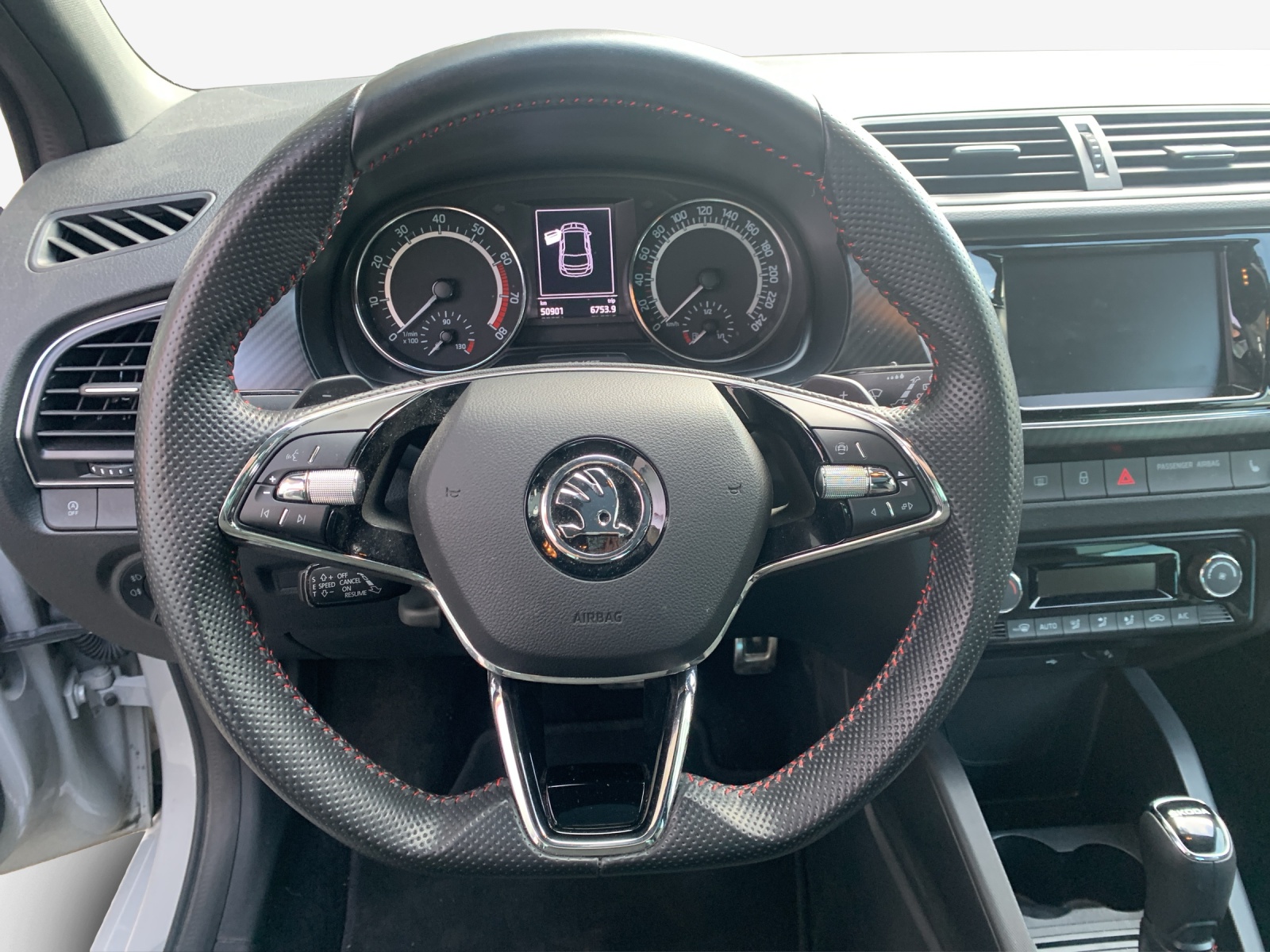 SKODA Fabia 1.0 TSI Monte Carlo DSG-image-9