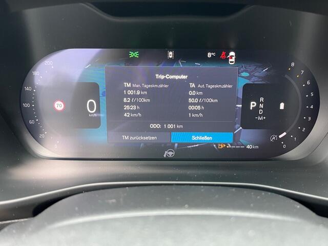 VOLVO XC40 Black Edition PLUS DCT-image-12