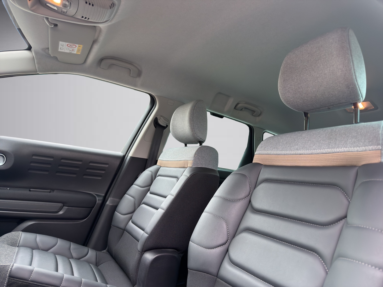 CITROEN C3 Aircross 1.2 PureTech 130 Shine-image-9