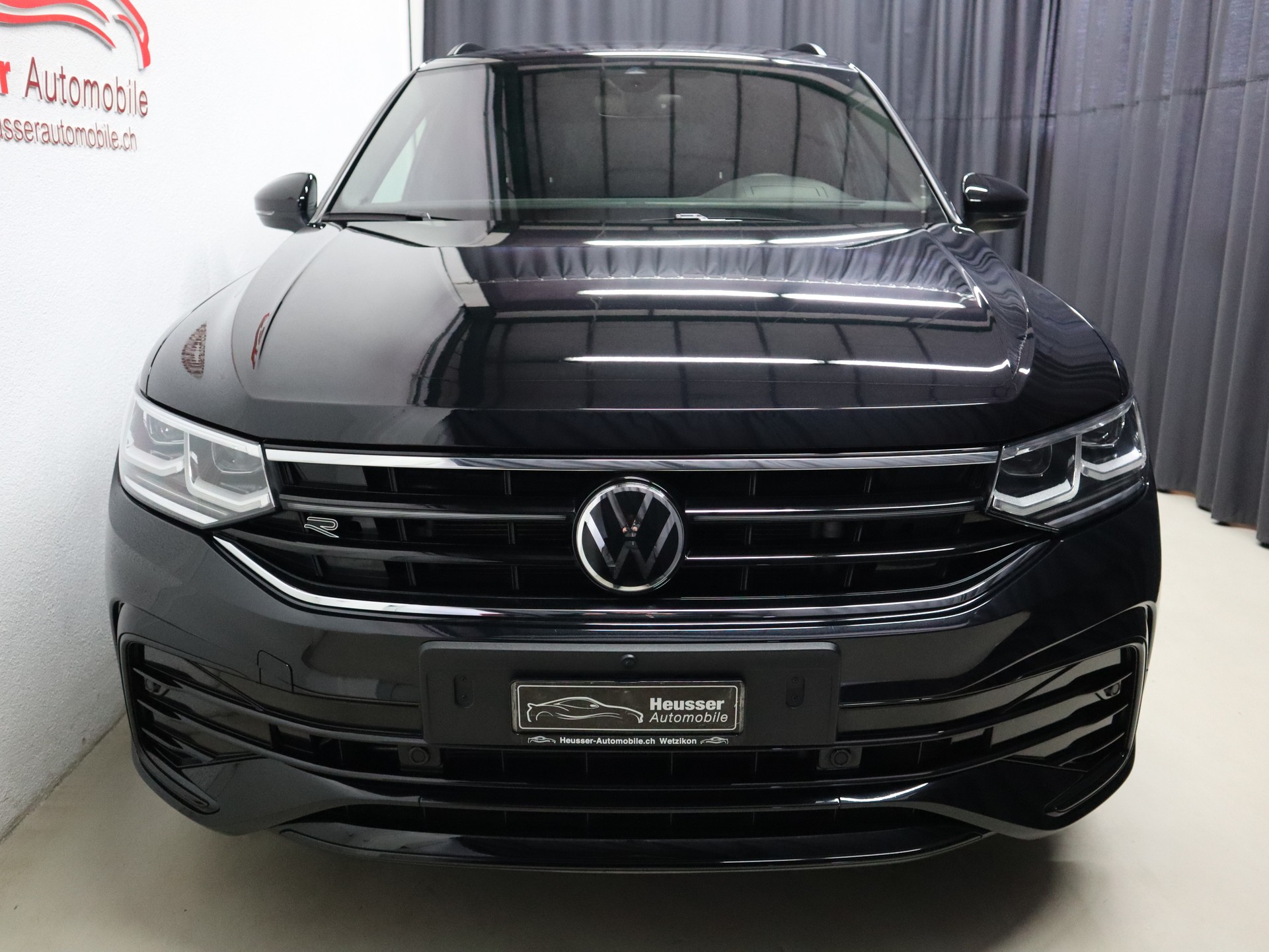 VW Tiguan Allspace 2.0 TDI 4Motion DSG - R-Line - Black Style - 7 Sitzplätze - Panorama - Leder - Head-Up - 360° Kamera - 200 PS-image-6