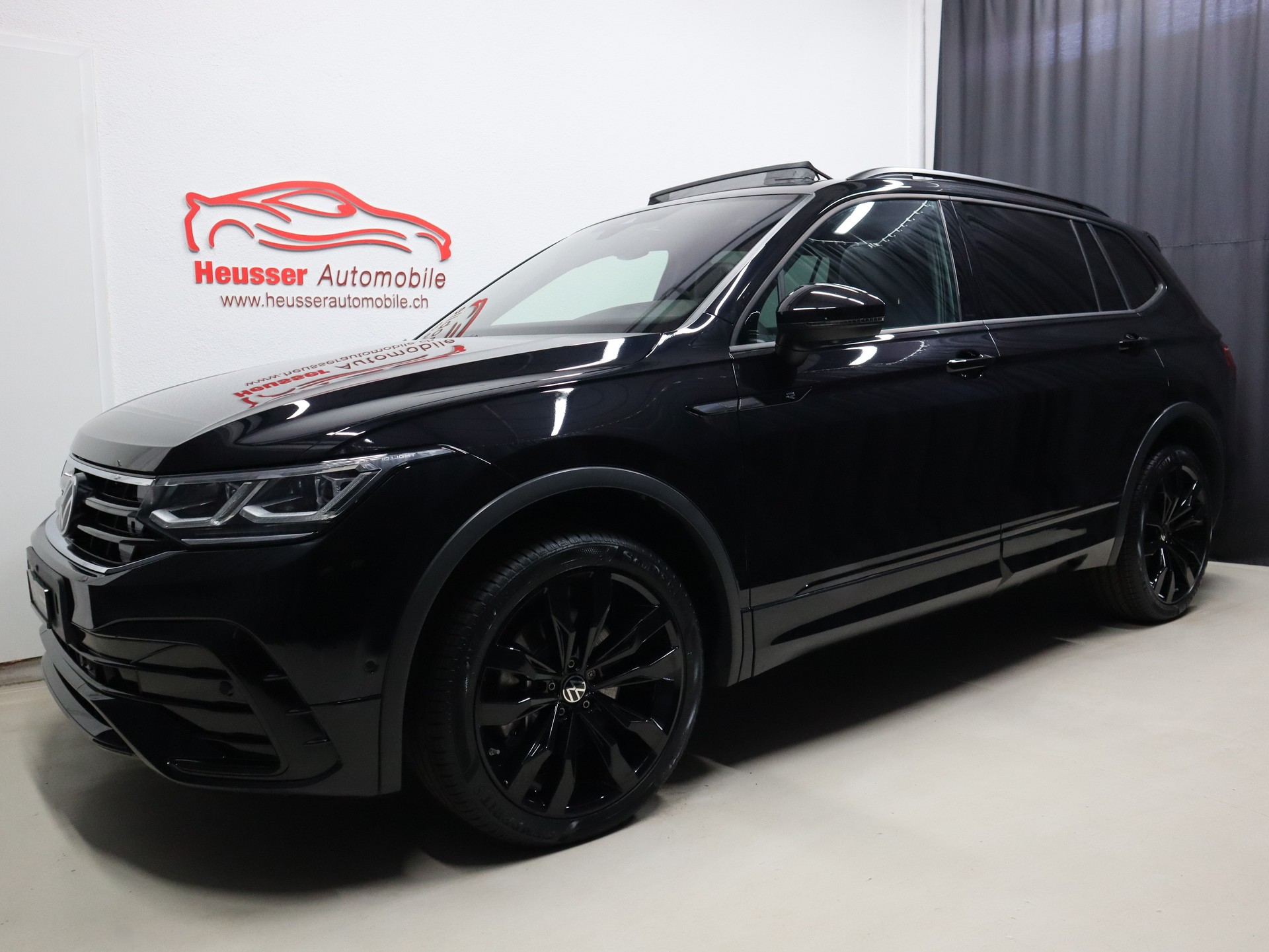 VW Tiguan Allspace 2.0 TDI 4Motion DSG - R-Line - Black Style - 7 Sitzplätze - Panorama - Leder - Head-Up - 360° Kamera - 200 PS-showroom-element-1