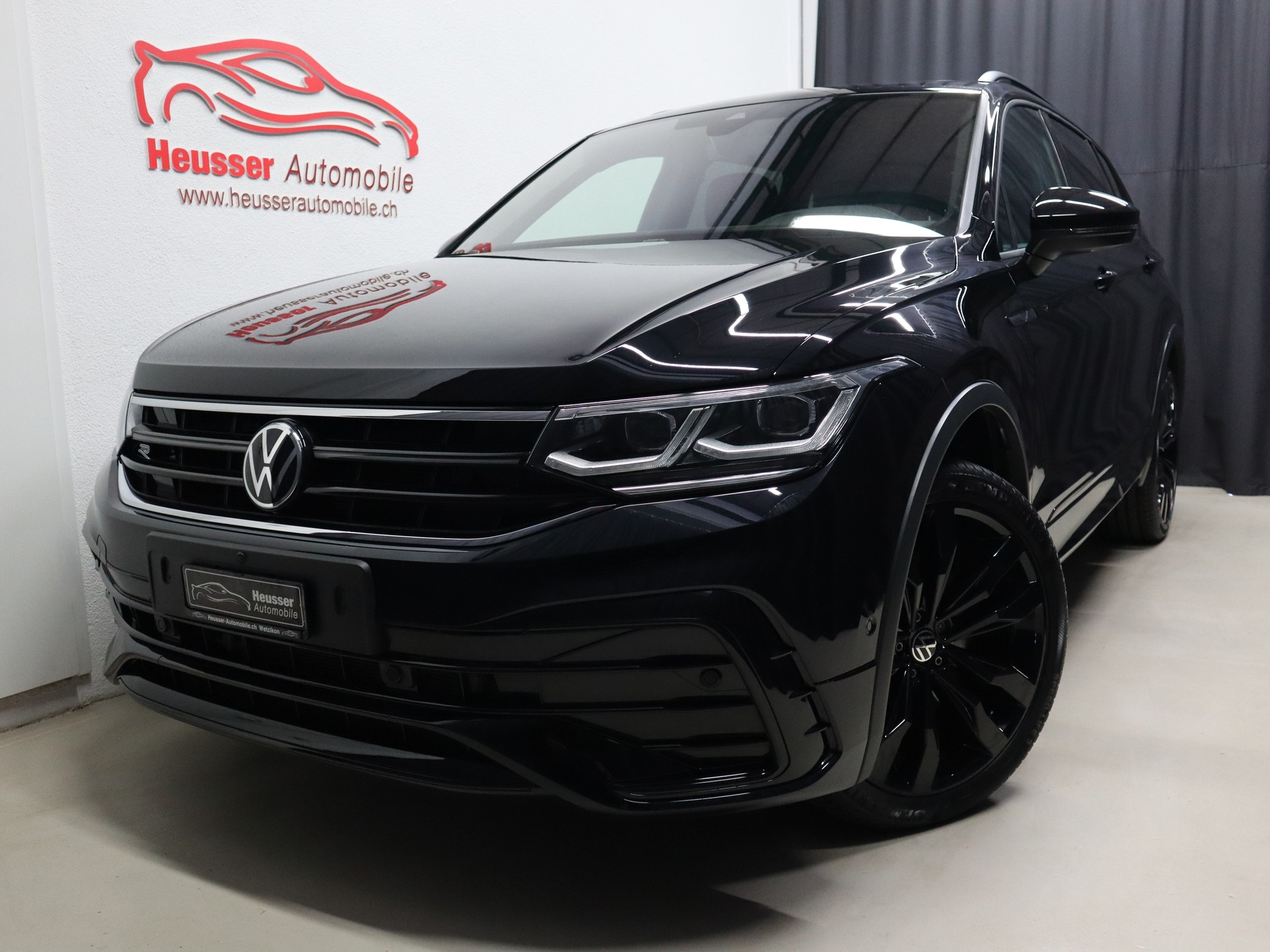 VW Tiguan Allspace 2.0 TDI 4Motion DSG - R-Line - Black Style - 7 Sitzplätze - Panorama - Leder - Head-Up - 360° Kamera - 200 PS