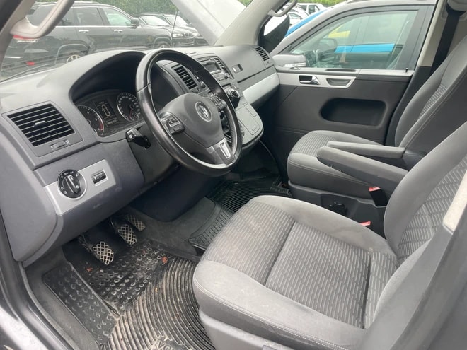 VW T5 Multivan 2.0 TDI CR Highline 4Motion-image-6