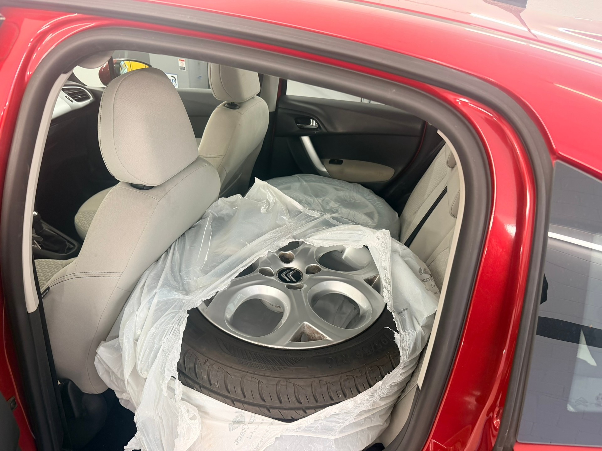 CITROEN C3 1.4i 16V Exclusive-image-6
