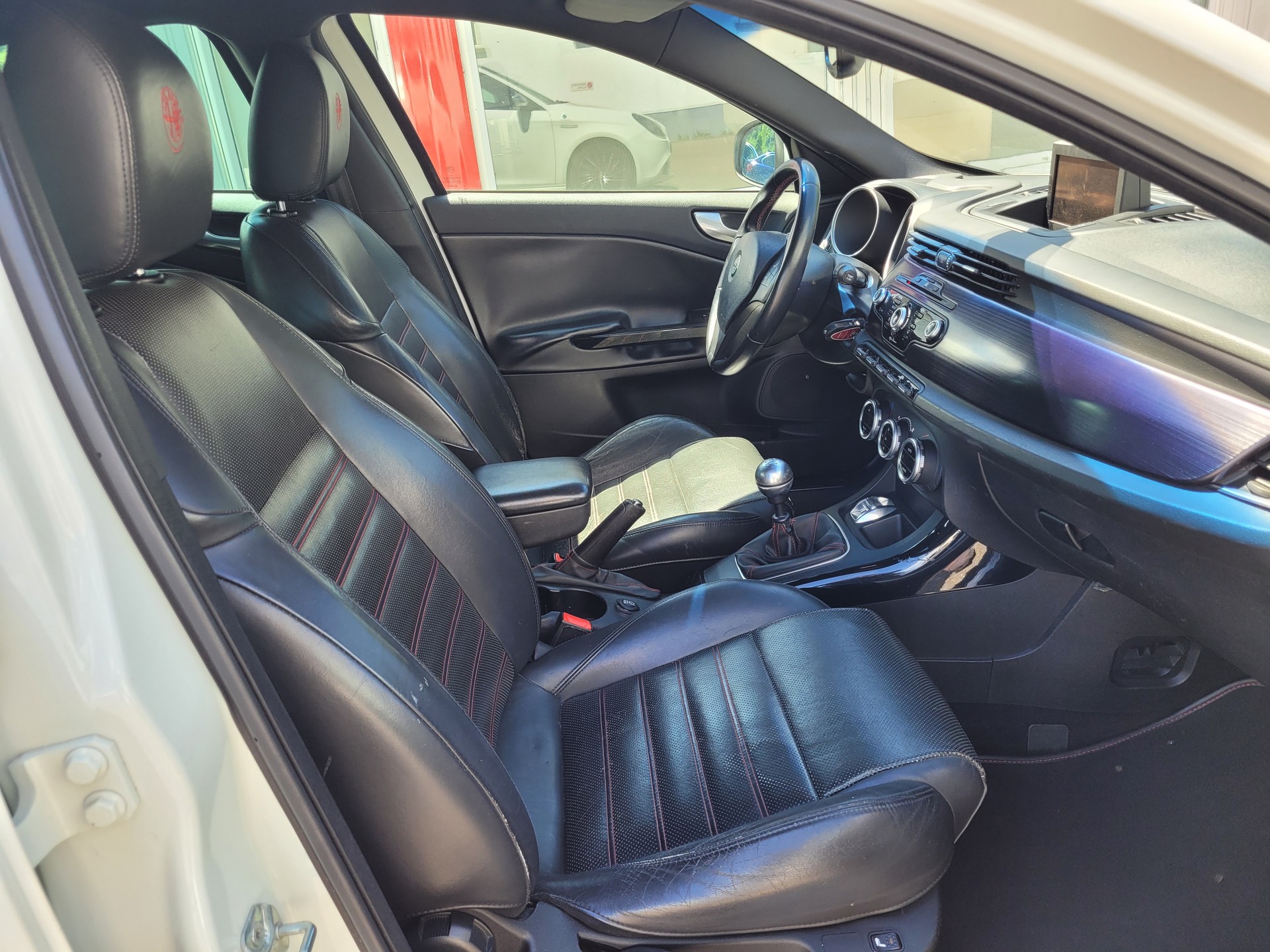 ALFA ROMEO Giulietta 1750 TBi Quadrifoglio Verde-image-11
