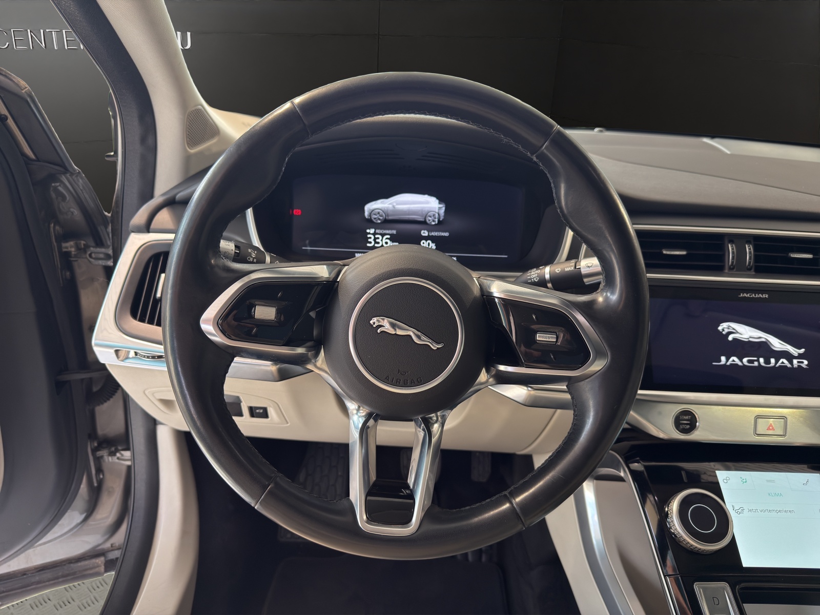 JAGUAR I-Pace EV400 HSE AWD-image-8