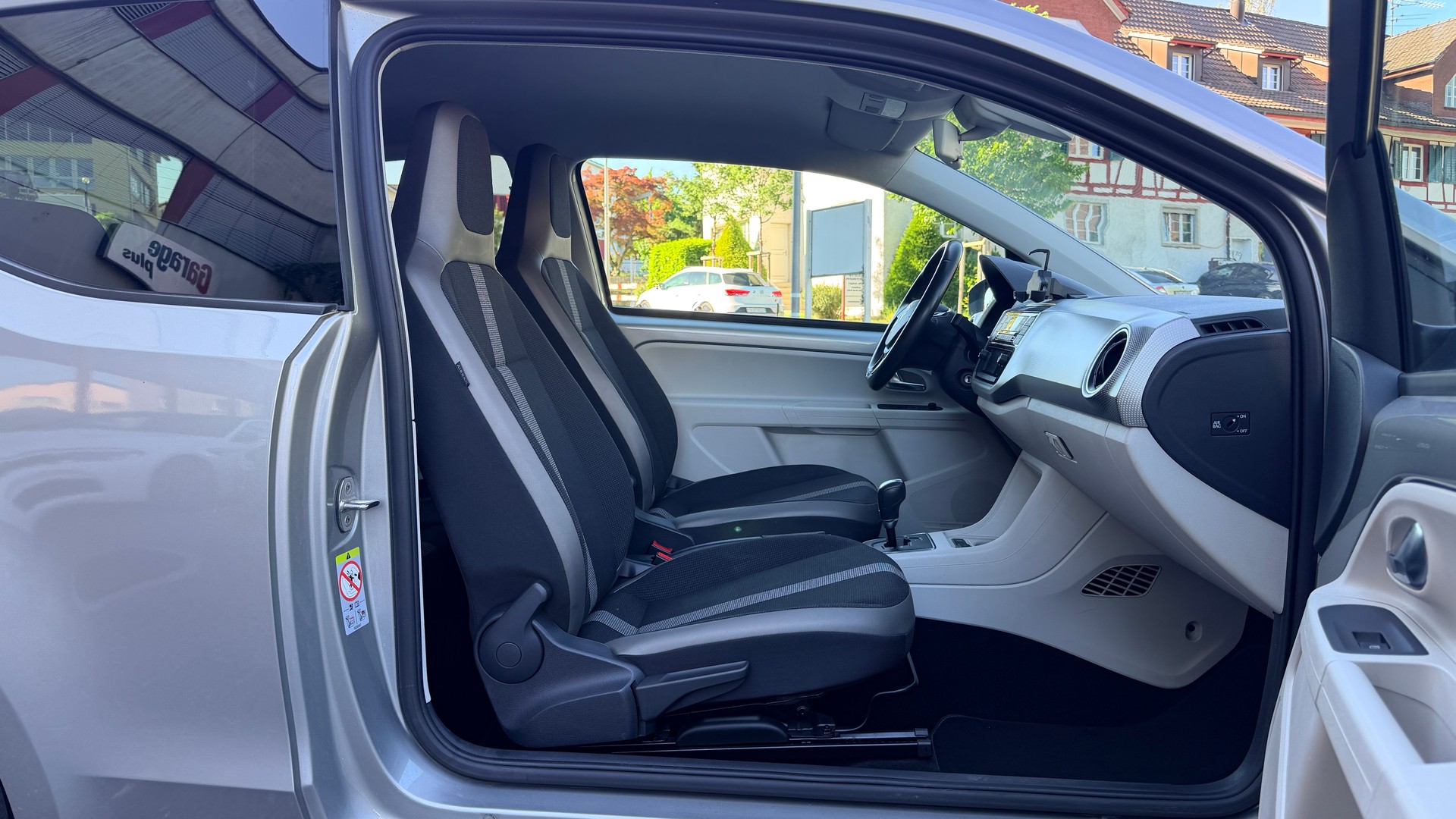 VW Up 1.0 BMT high up ASG-image-11