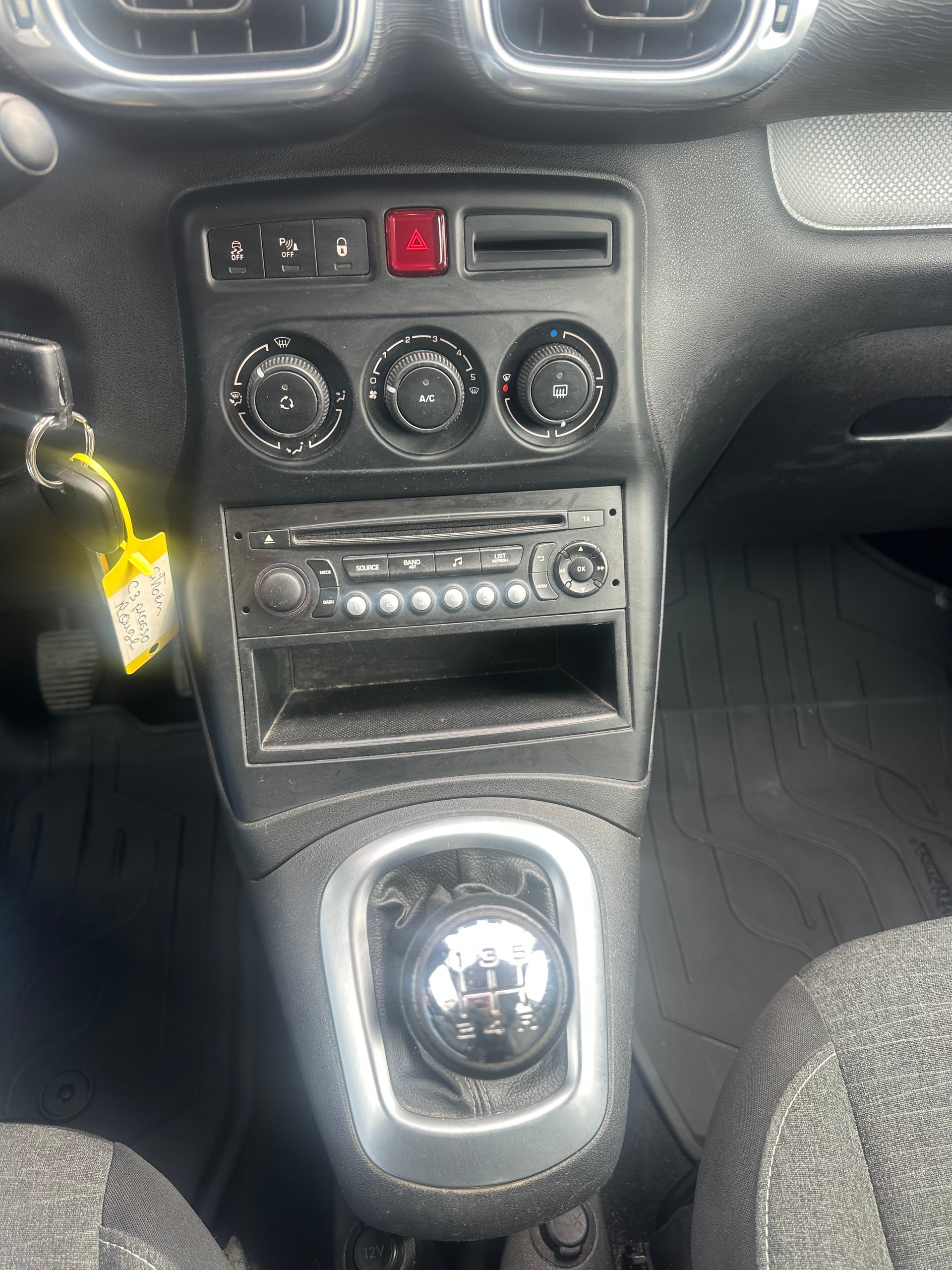 CITROEN C3 Picasso 1.2 Pure Tech Attraction-image-12