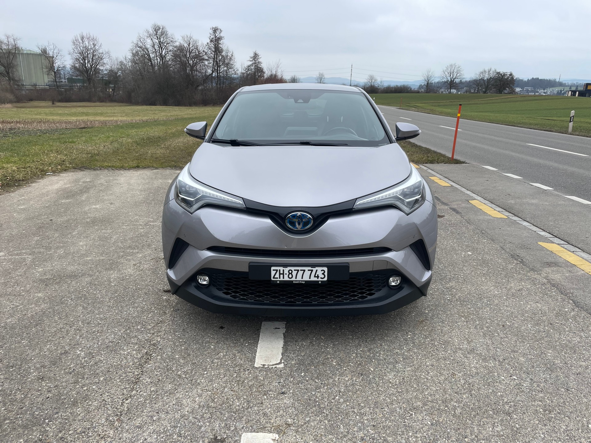 TOYOTA C-HR 1.8 HSD CVT Premium-image-1